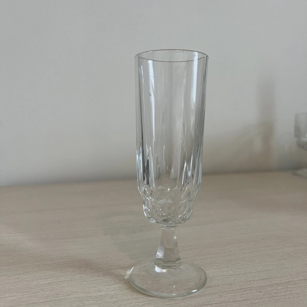 Arcoroc France “ARTIC” Clear Vertical Wedge Cut Flat Champagne Flute